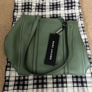 Marc Jacobs tag tote 27